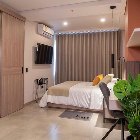 Hotel Living 35 Suites Medellin Ngoại thất bức ảnh