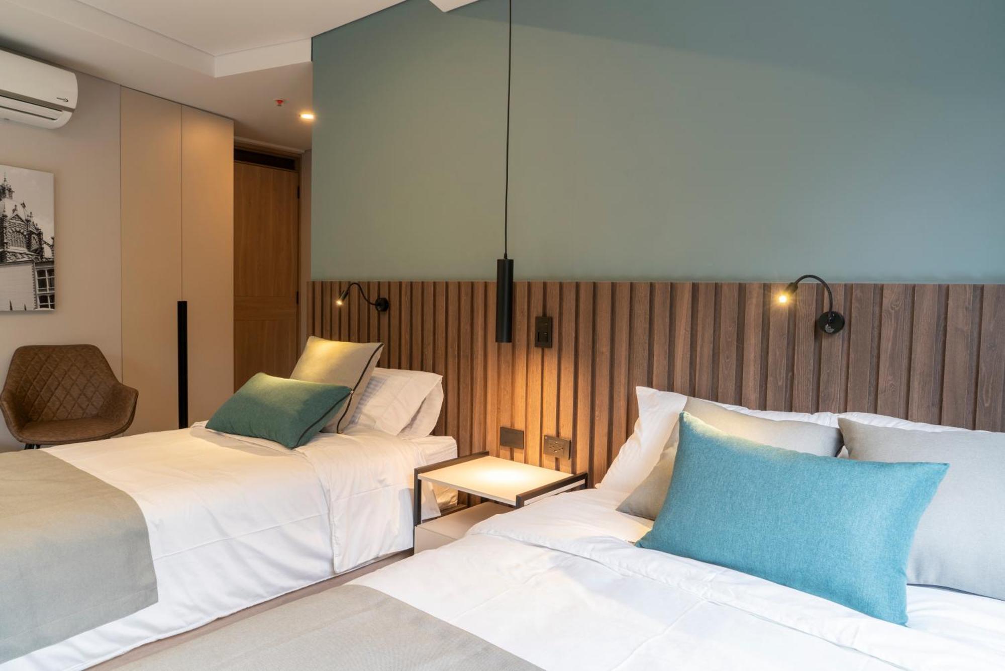 Hotel Living 35 Suites Medellin Ngoại thất bức ảnh