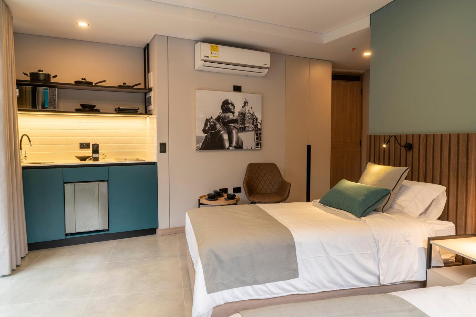 Hotel Living 35 Suites Medellin Ngoại thất bức ảnh