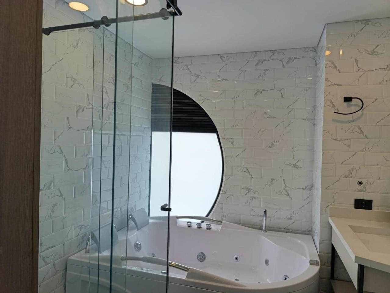 Hotel Living 35 Suites Medellin Ngoại thất bức ảnh
