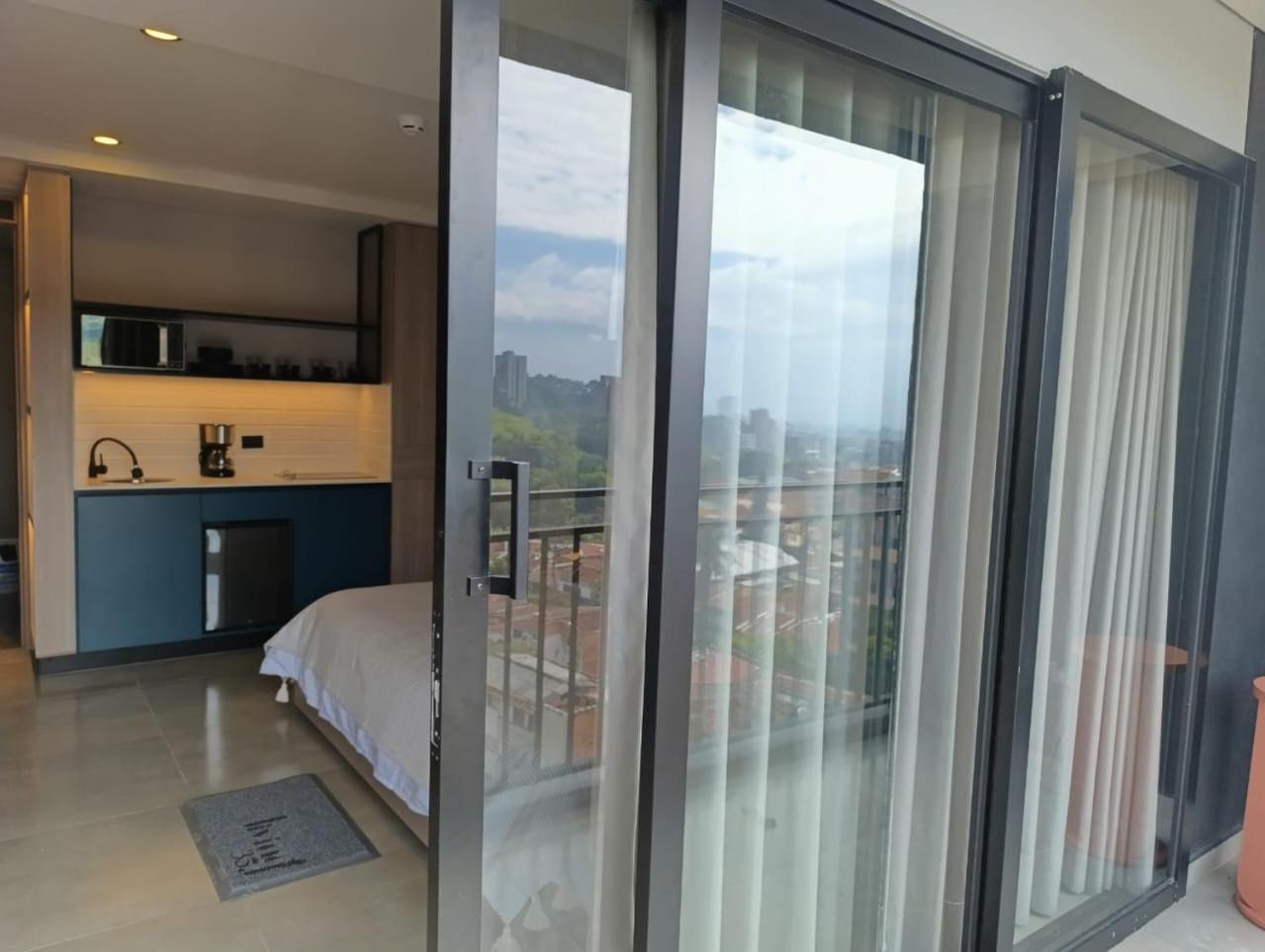 Hotel Living 35 Suites Medellin Ngoại thất bức ảnh