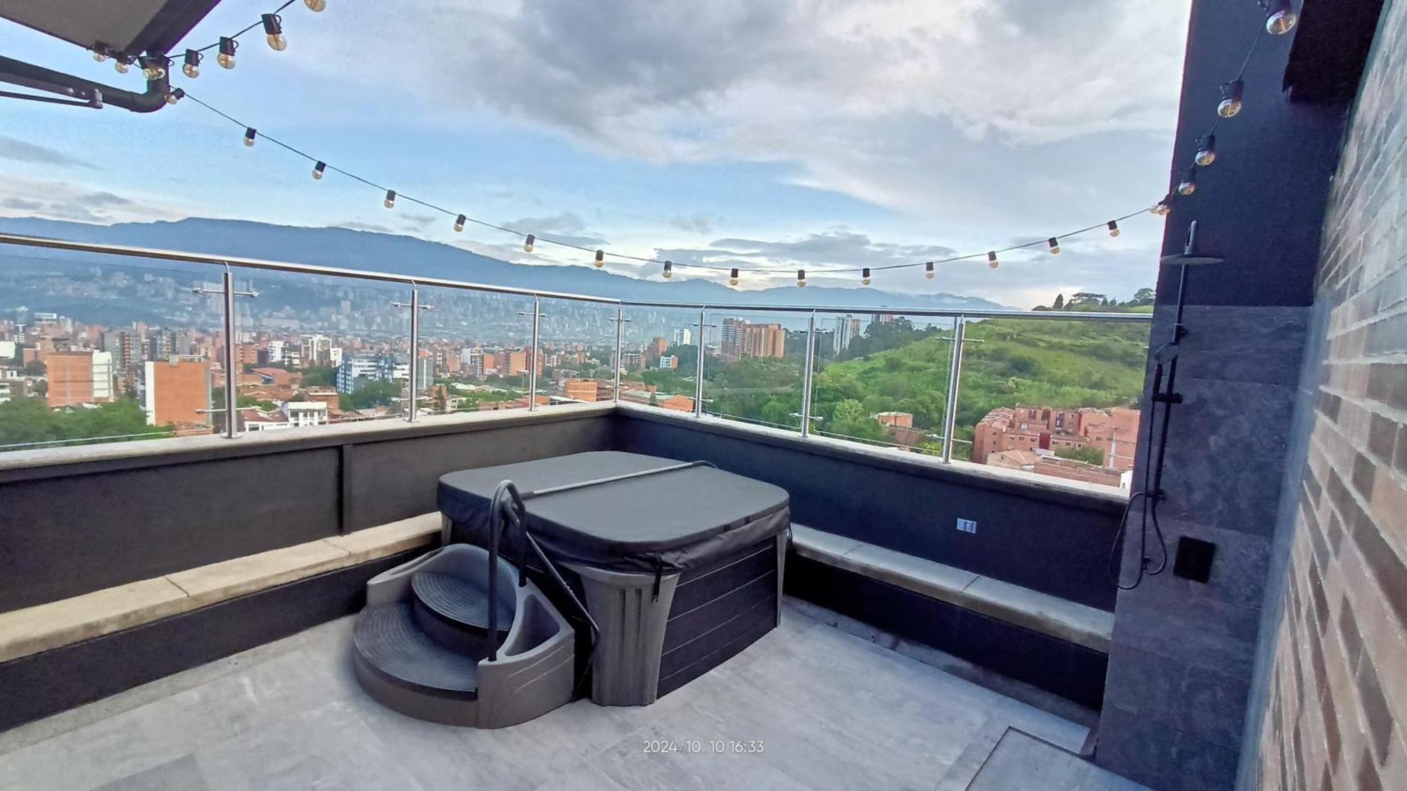 Hotel Living 35 Suites Medellin Ngoại thất bức ảnh